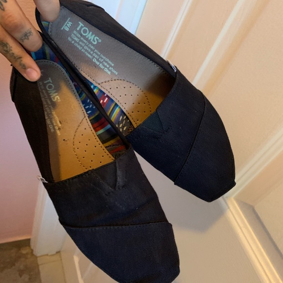 TOMS - Picture 2 of 3